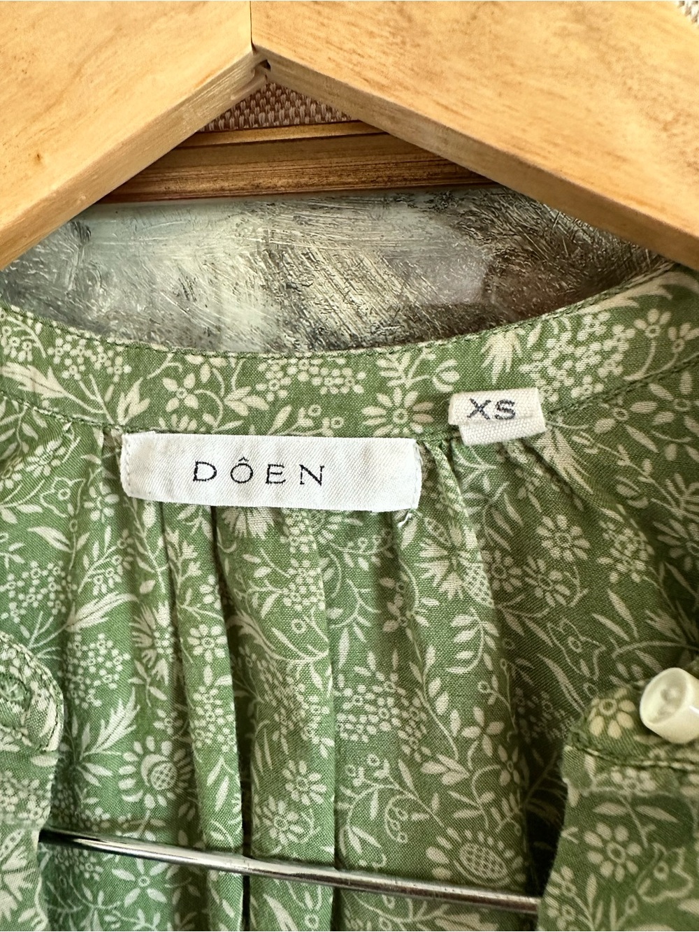 DOEN Jane Blouse in Green Garden Bloom XS - Picture 7 of 13
